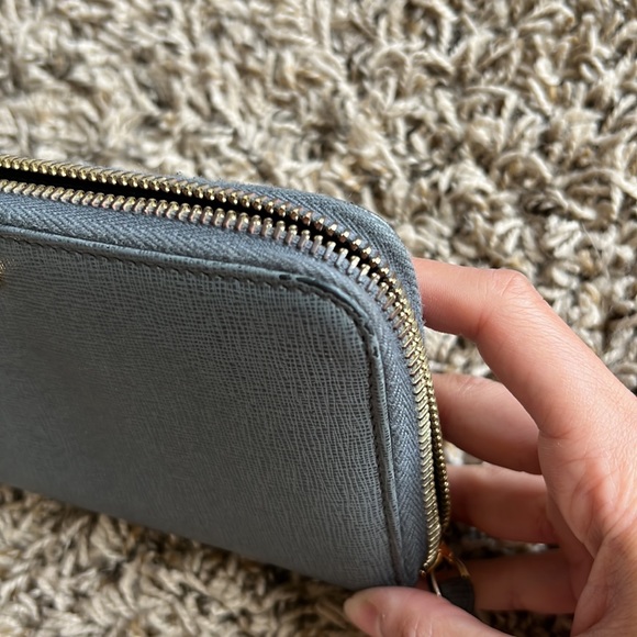 Fendi zip around wallet - Picture 7 of 9